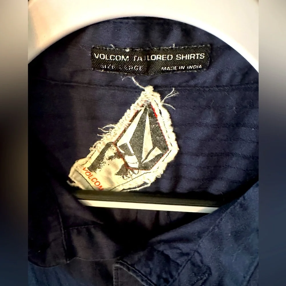 VOLCOM - Picture 4 of 6